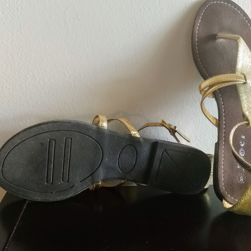 Gold sandals 👡 - Picture 2 of 5